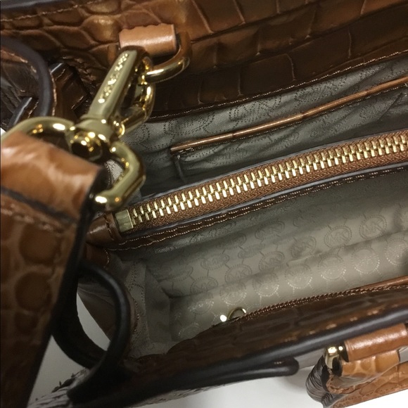 MICHAEL KORS HANDBAG - Picture 8 of 12